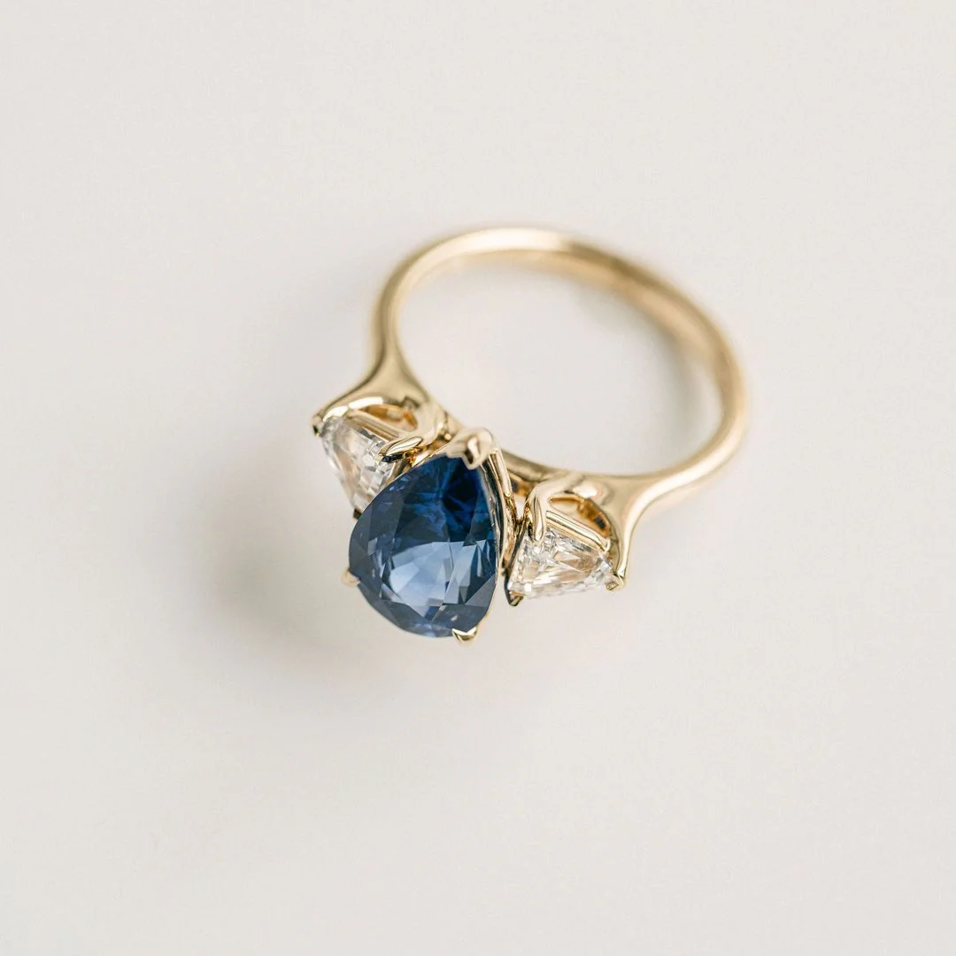 Pear Shape Blue Sapphire With Shield Shape Diamond Accents - Image 3