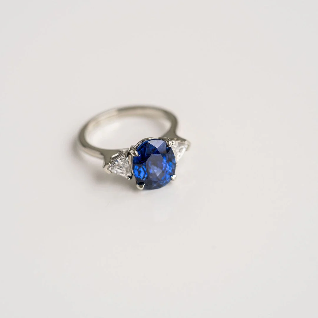 Oval Blue Sapphire With Shield Shape Diamond Accents - Image 3