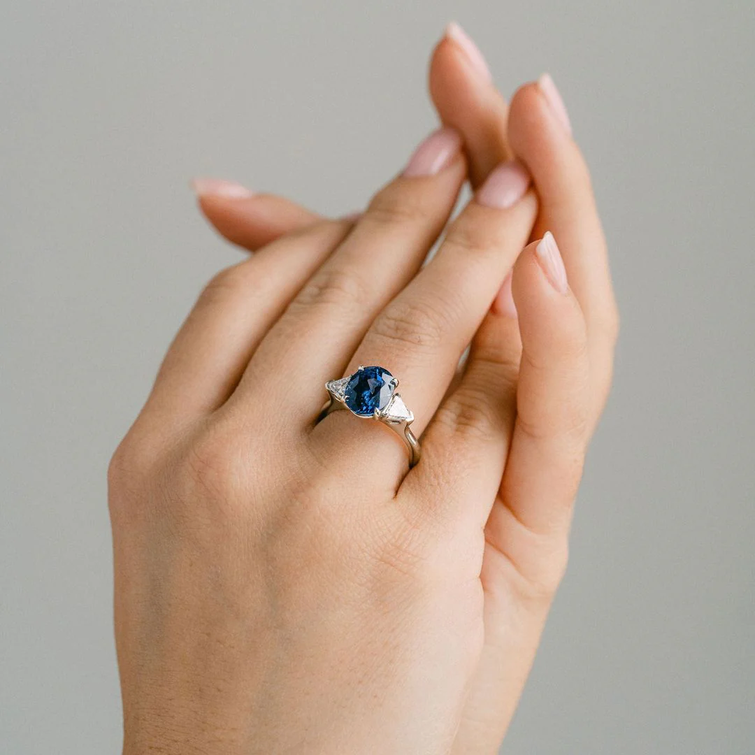 Oval Blue Sapphire With Shield Shape Diamond Accents - Image 5