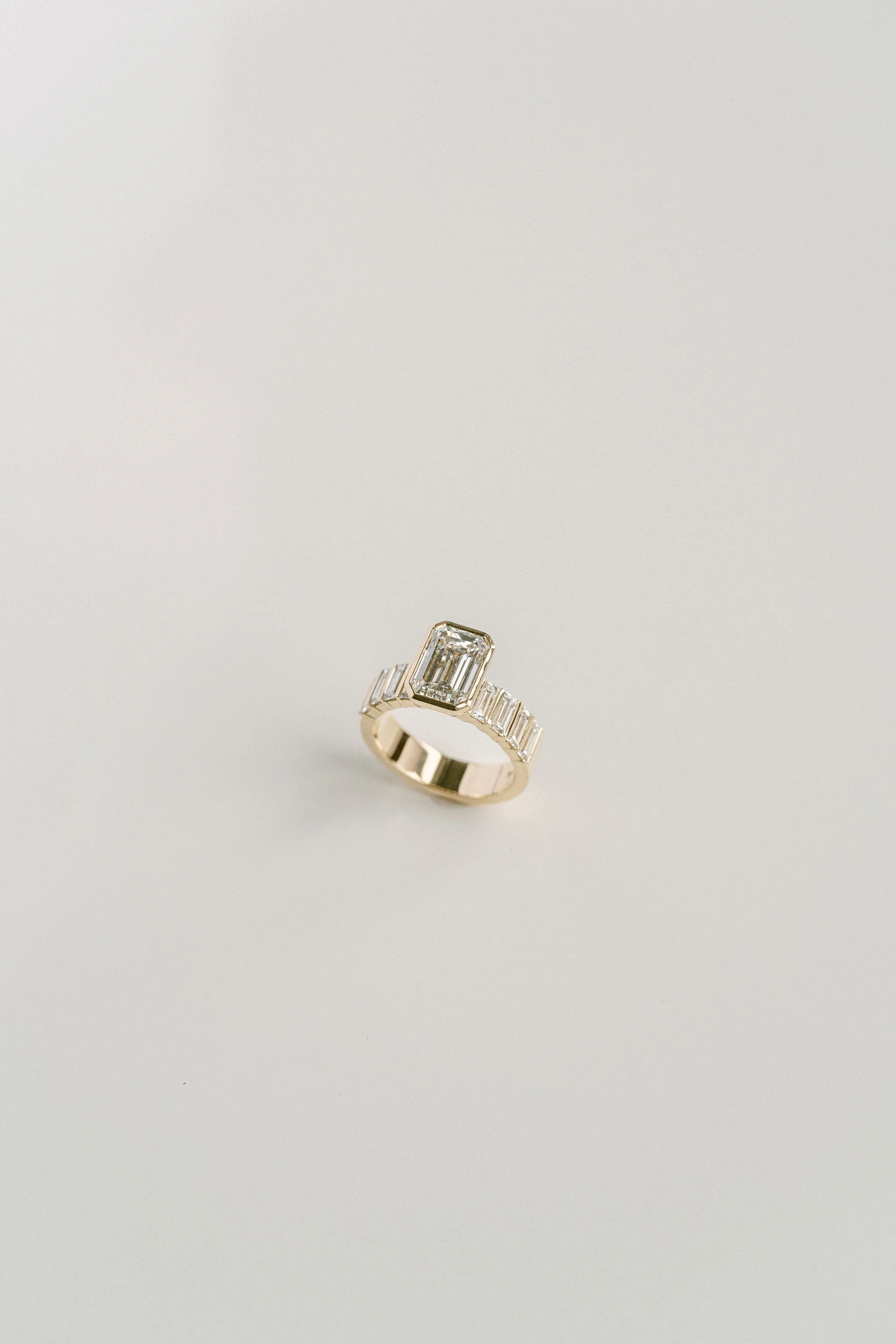 Emerald Cut Diamond Ring With Bar Set Baguette Diamond Band - 5mm - Image 3