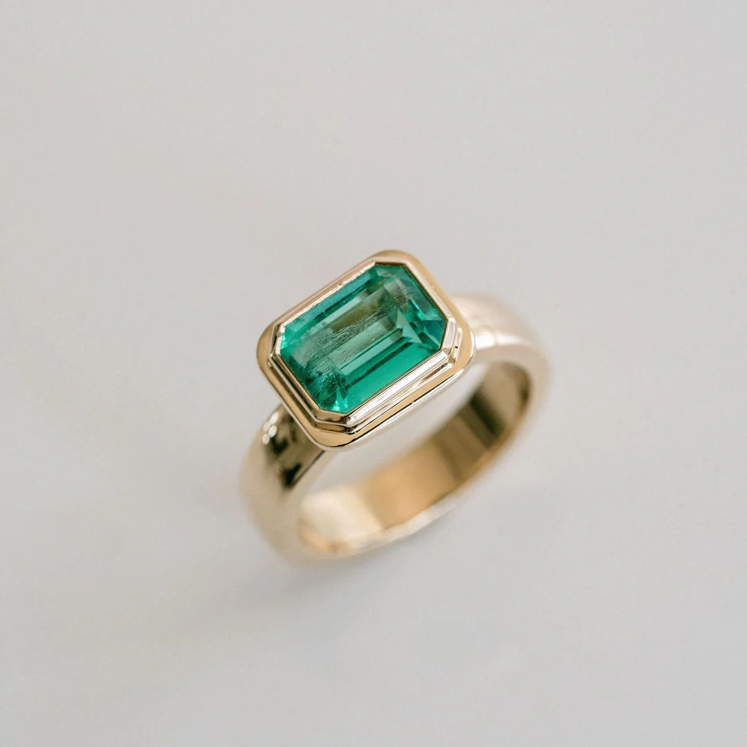 Emerald Cut Emerald Retro Bezel Ring - Image 5