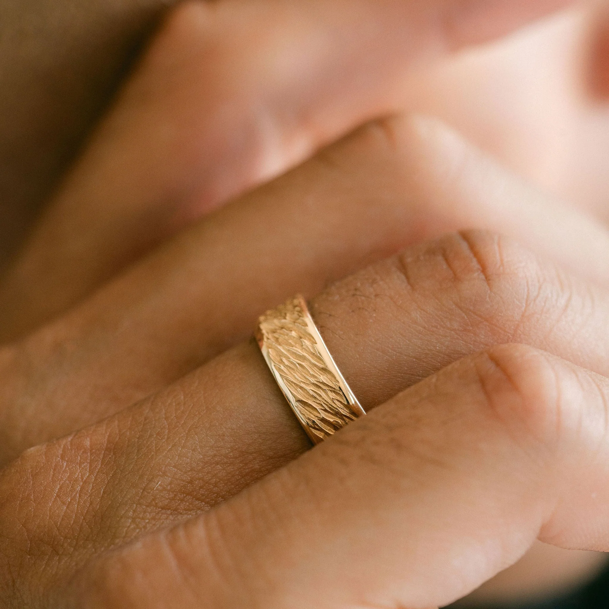 Flat Wood Grain Mens Band With Round Edge - Image 10