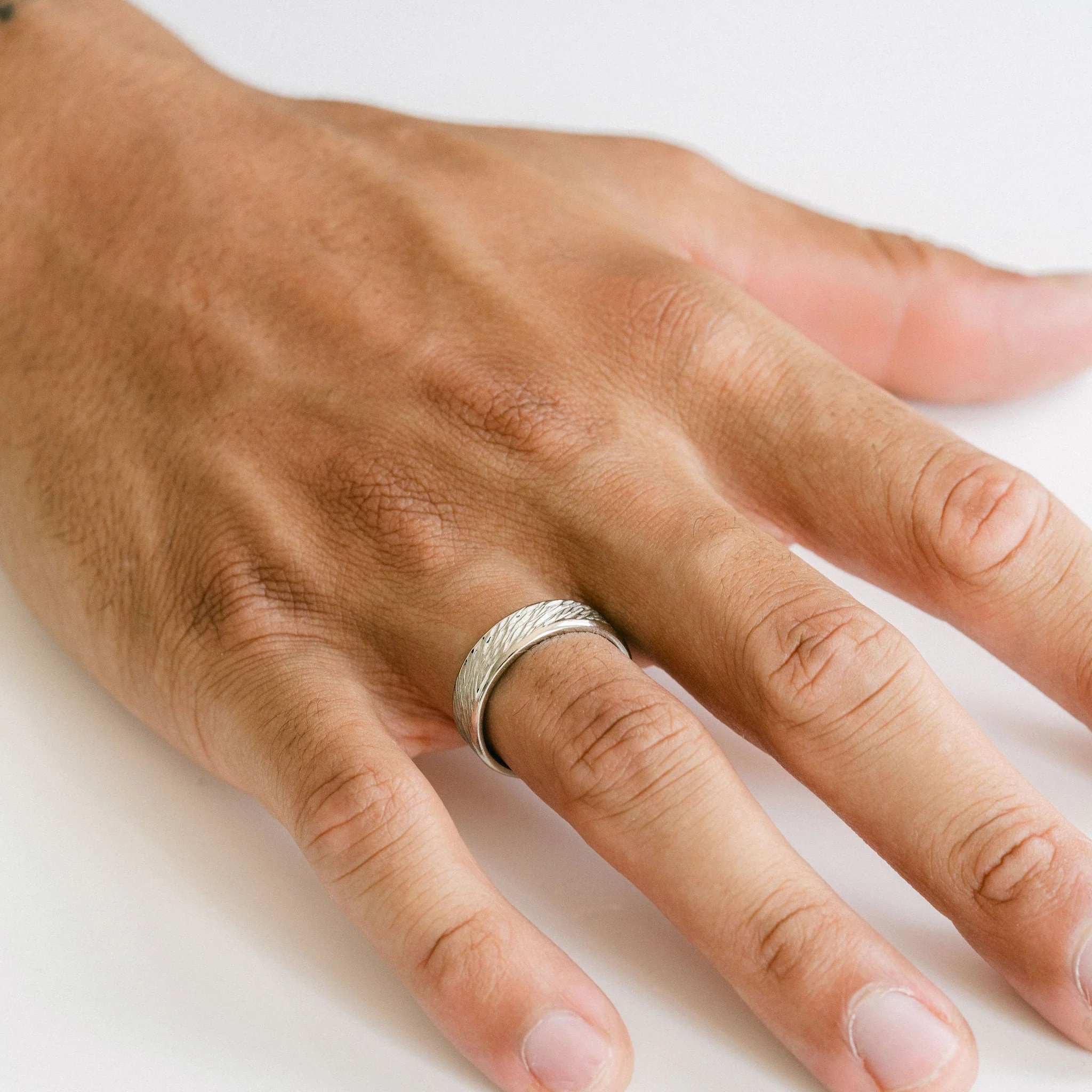 Flat Wood Grain Mens Band With Round Edge - Image 11