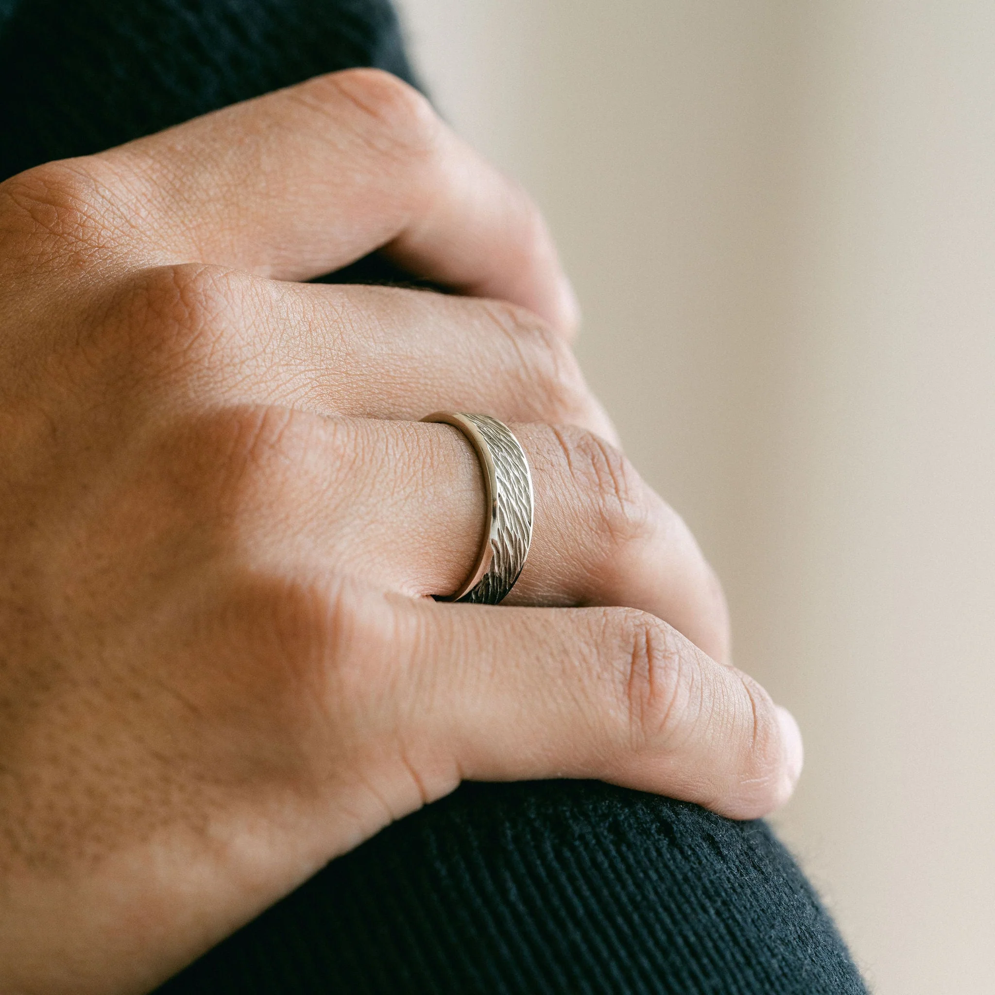 Flat Wood Grain Mens Band With Round Edge - Image 4