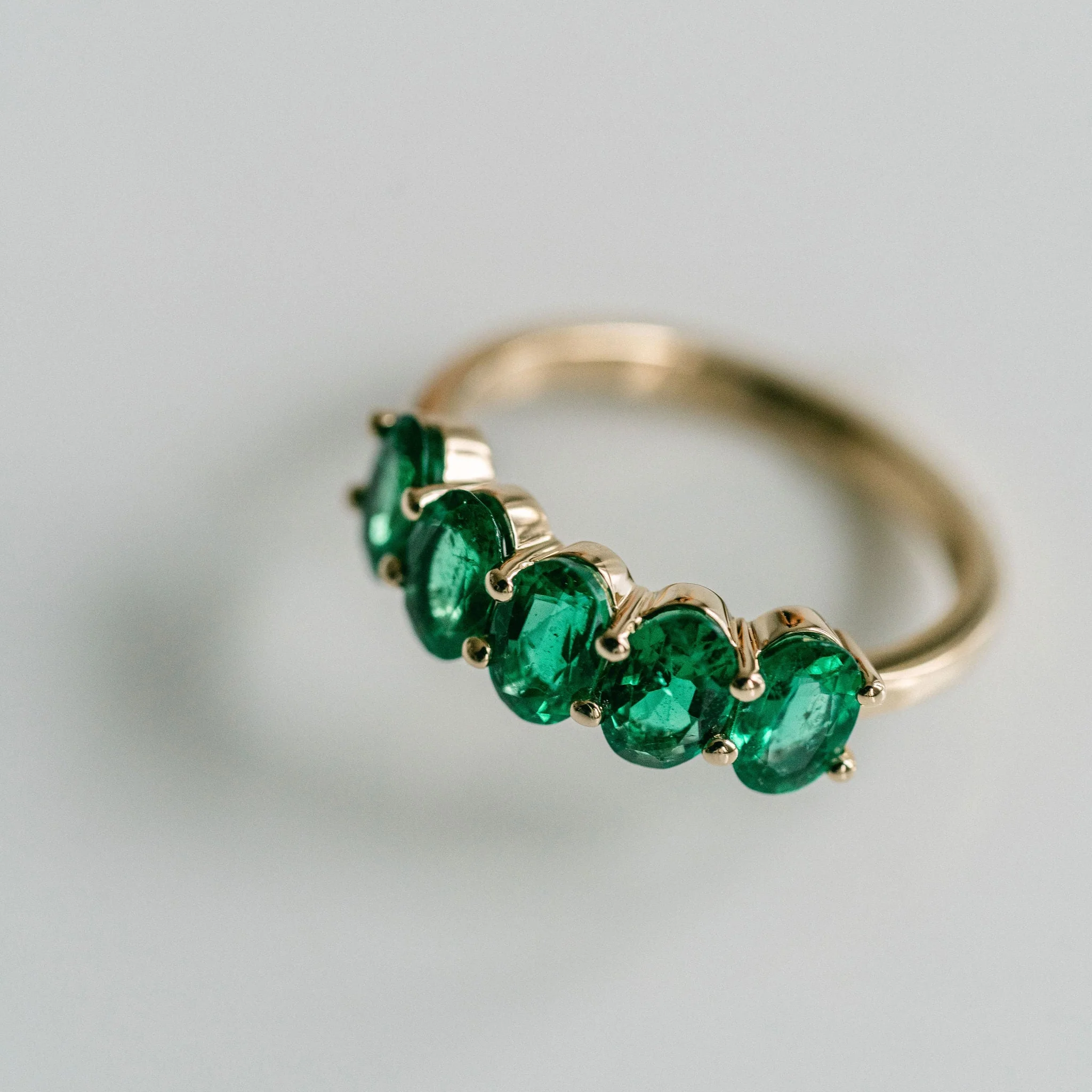 Oval Emerald Band - Image 5