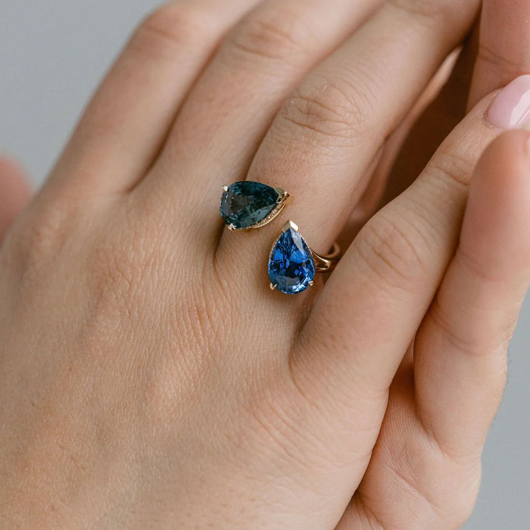Pear Shape Blue & Teal Sapphire Toi et Moi Gap Ring With Diamond Collar - Image 6
