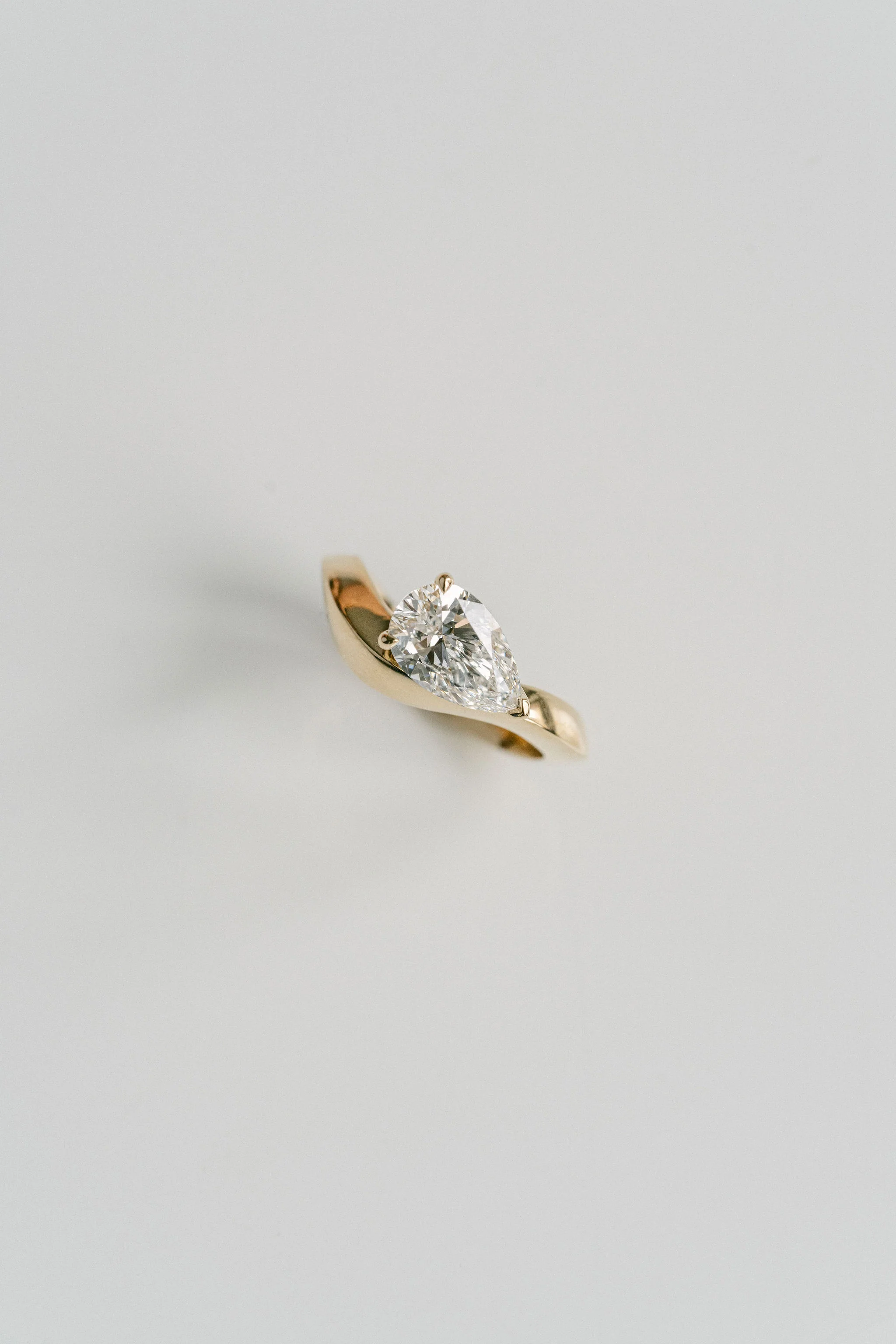 Pear Shape Diamond Knife-Edge Sway Ring - Image 4