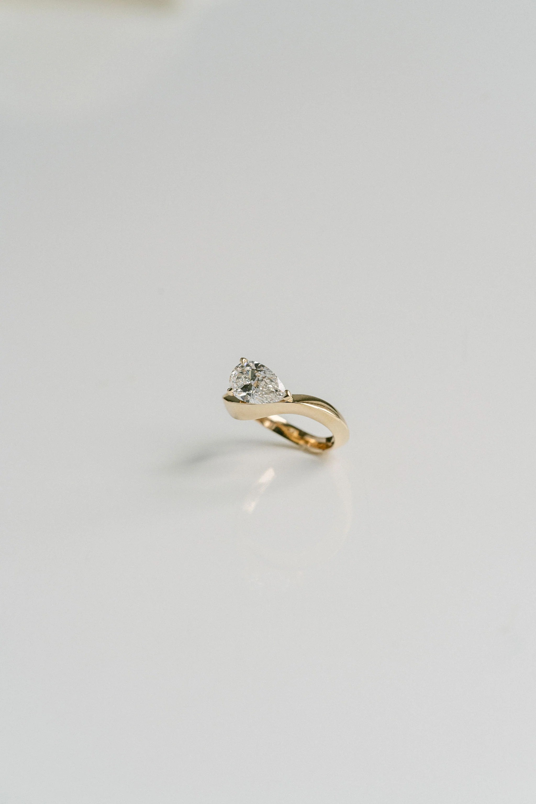 Pear Shape Diamond Knife-Edge Sway Ring - Image 5