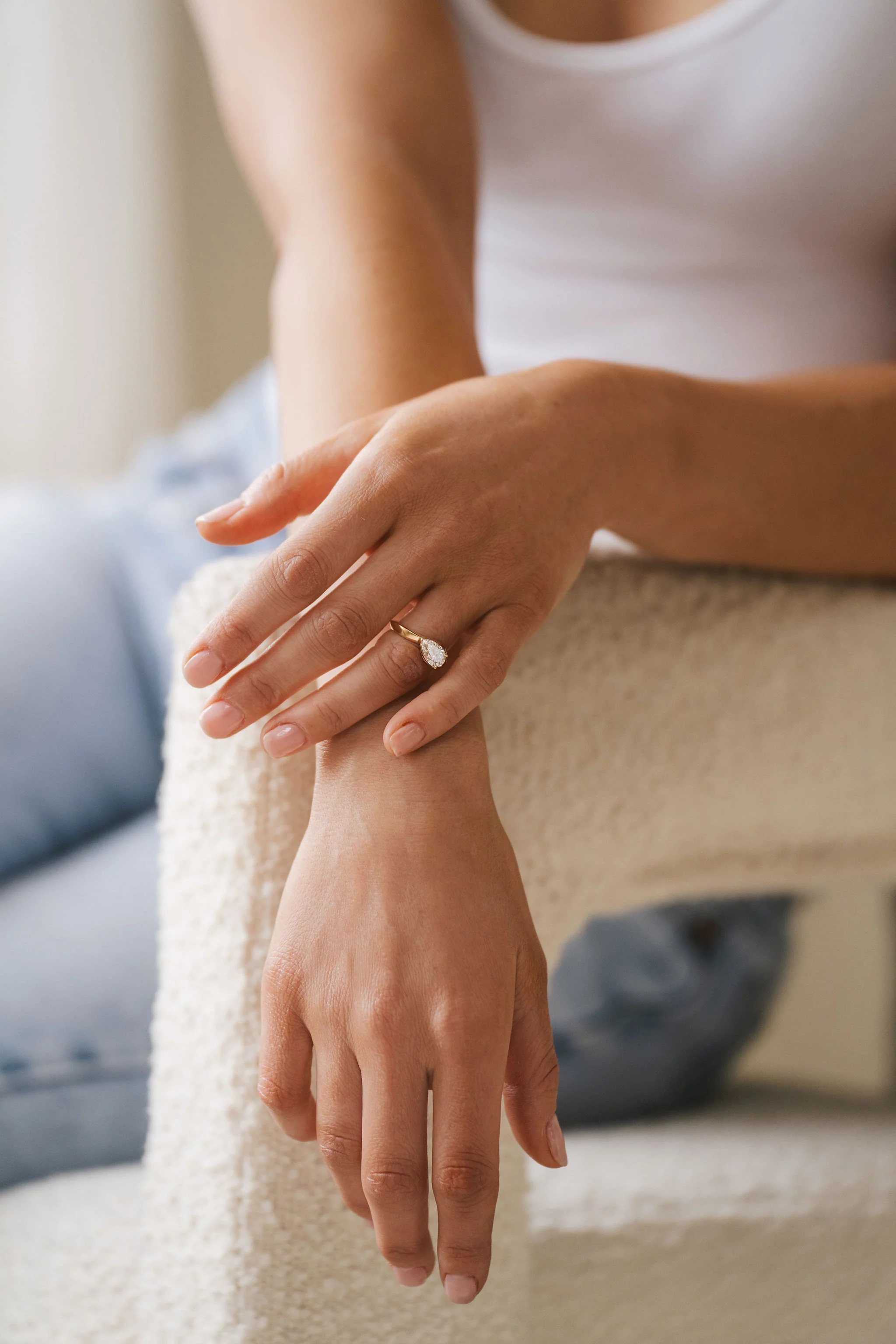 Pear Shape Diamond Knife-Edge Sway Ring - Image 6