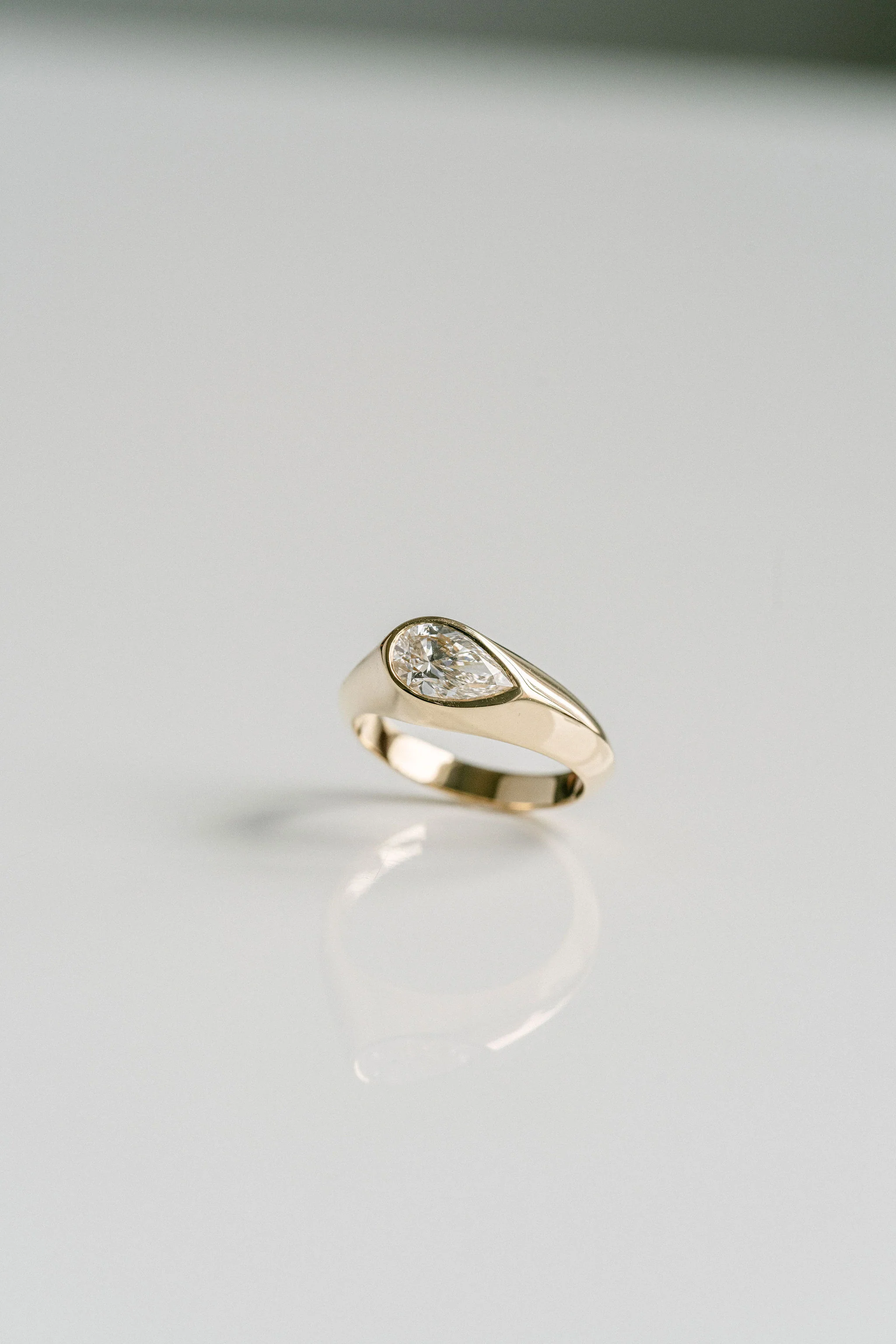 Pear Shape Offset Knife-Edge Signet Ring - Image 3