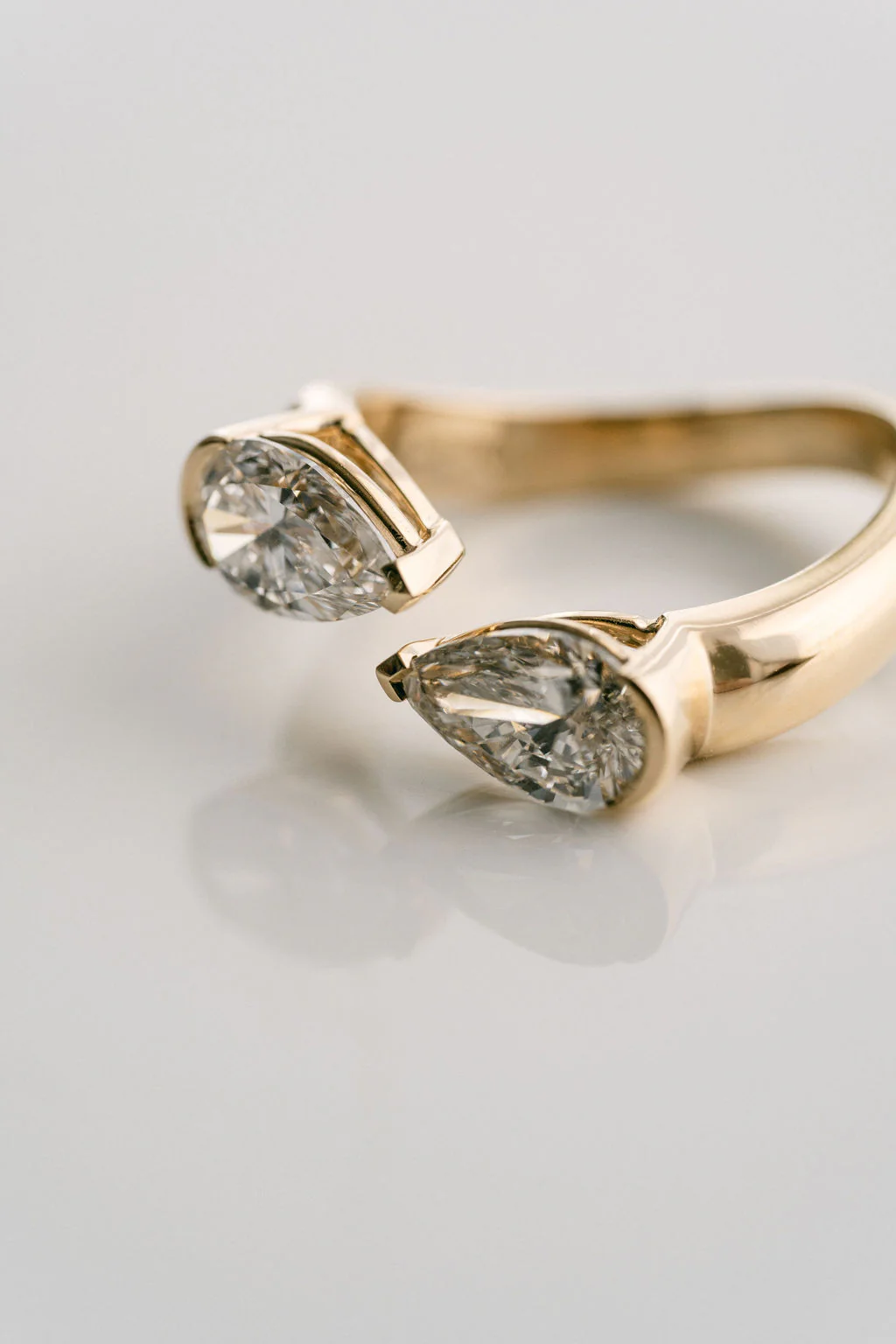 Pear Shape Diamond Toi et Moi Gap Ring - Image 3