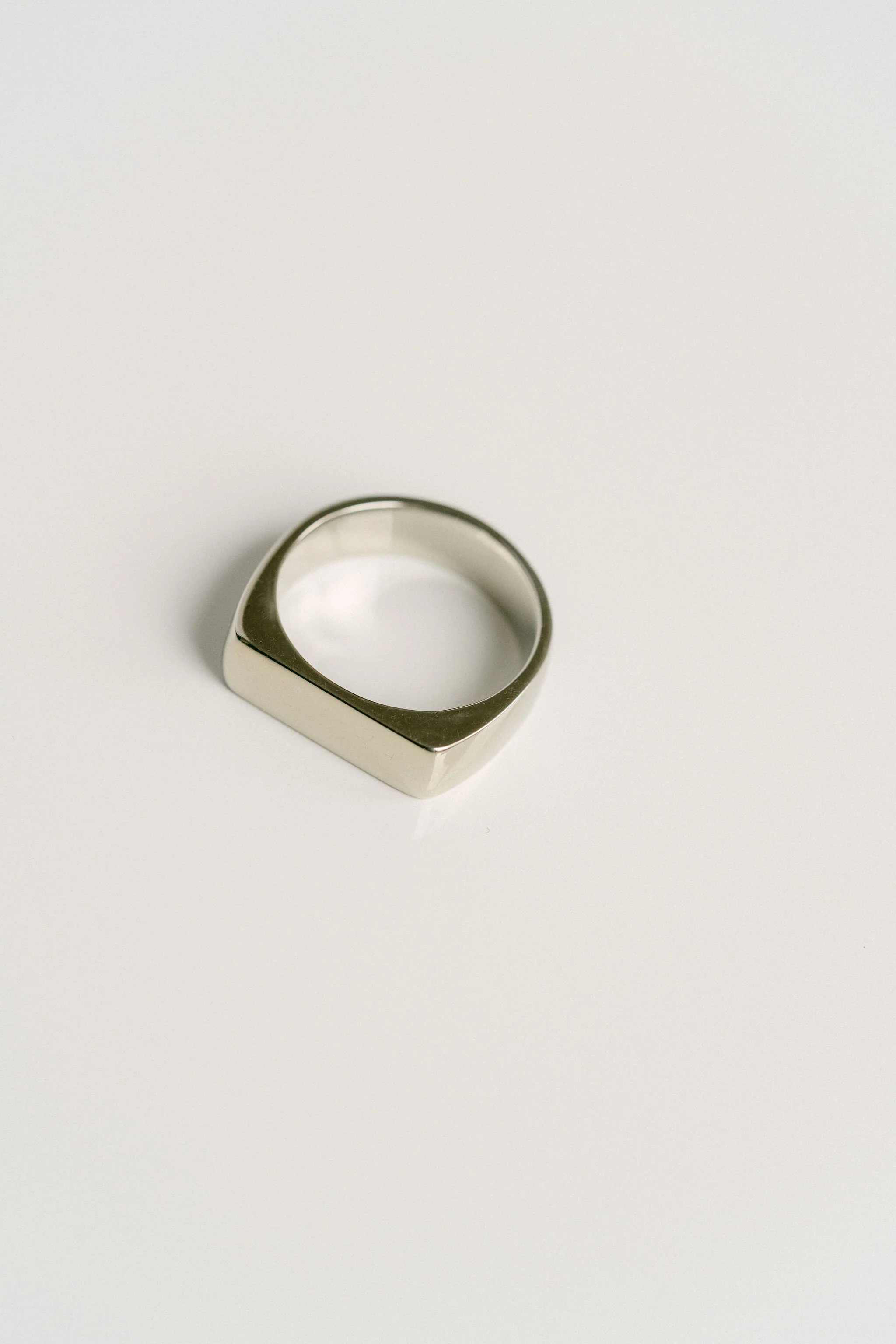 Polished Narrow Mens Signet Ring - Image 6