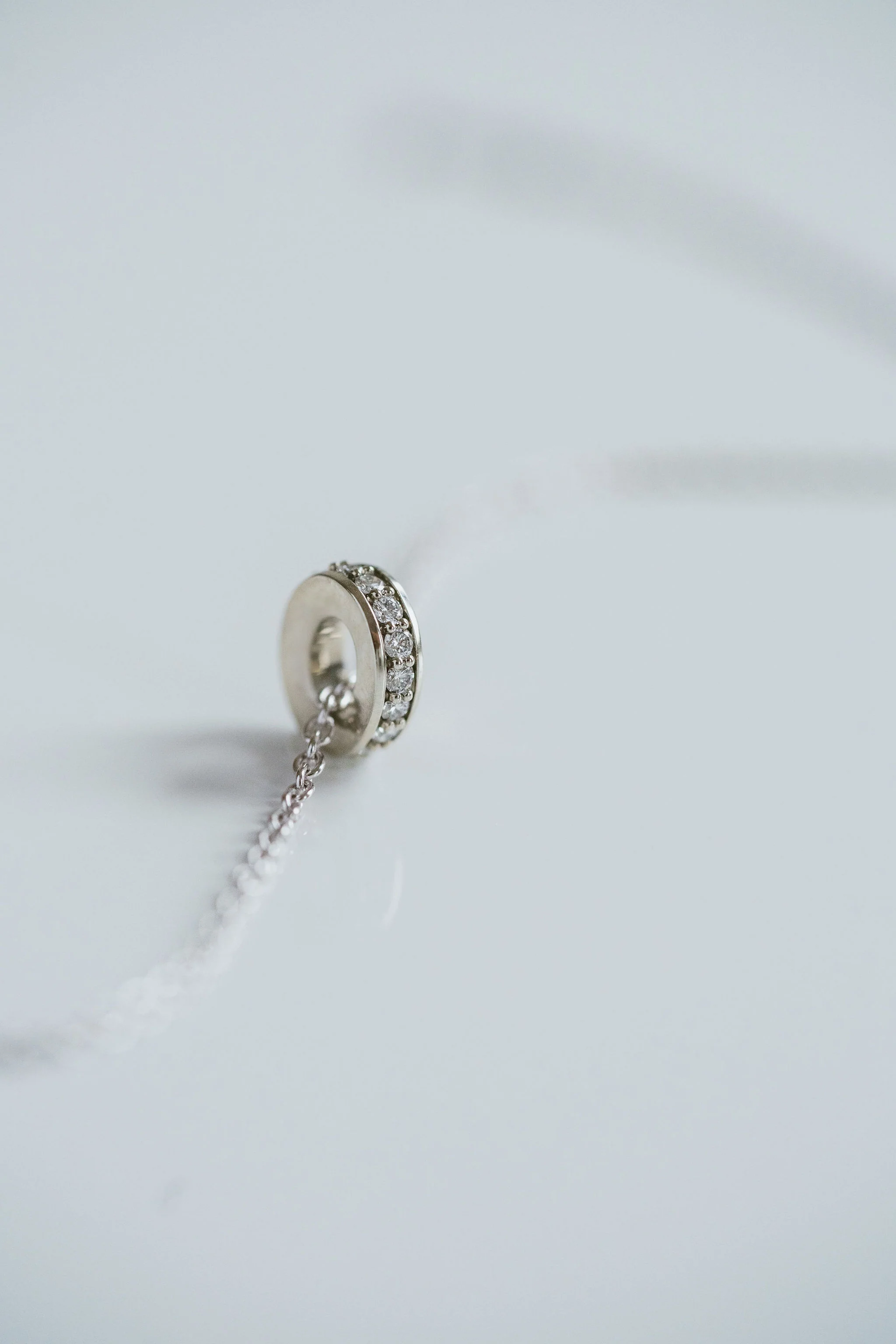 Round Diamond Oval Torus Pendant - Image 4